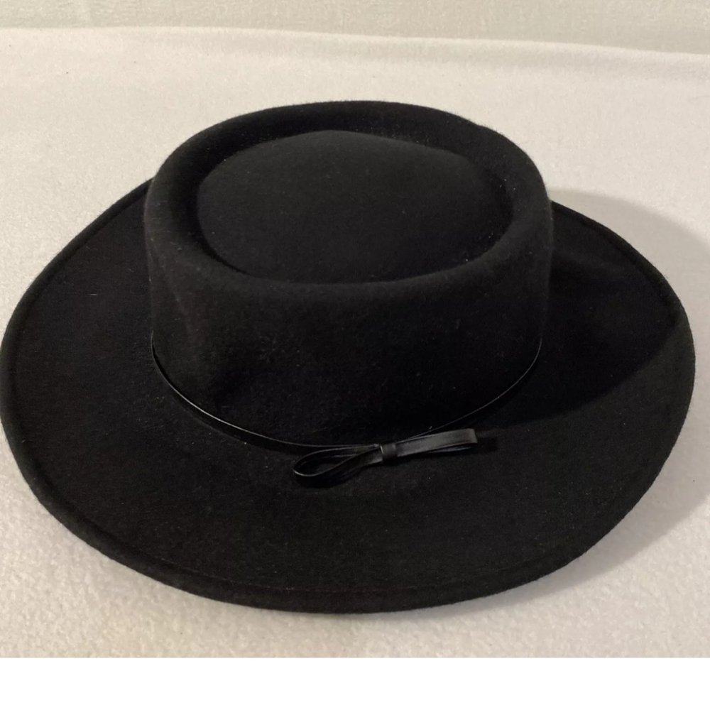 Jeff & Aimy Wool Fedora Hat with leather bow - black